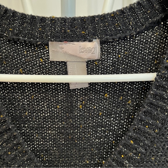 Forever 21 sweater - Picture 4 of 4